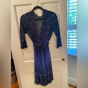 Wrap style maternity dress size L - pea in the pod